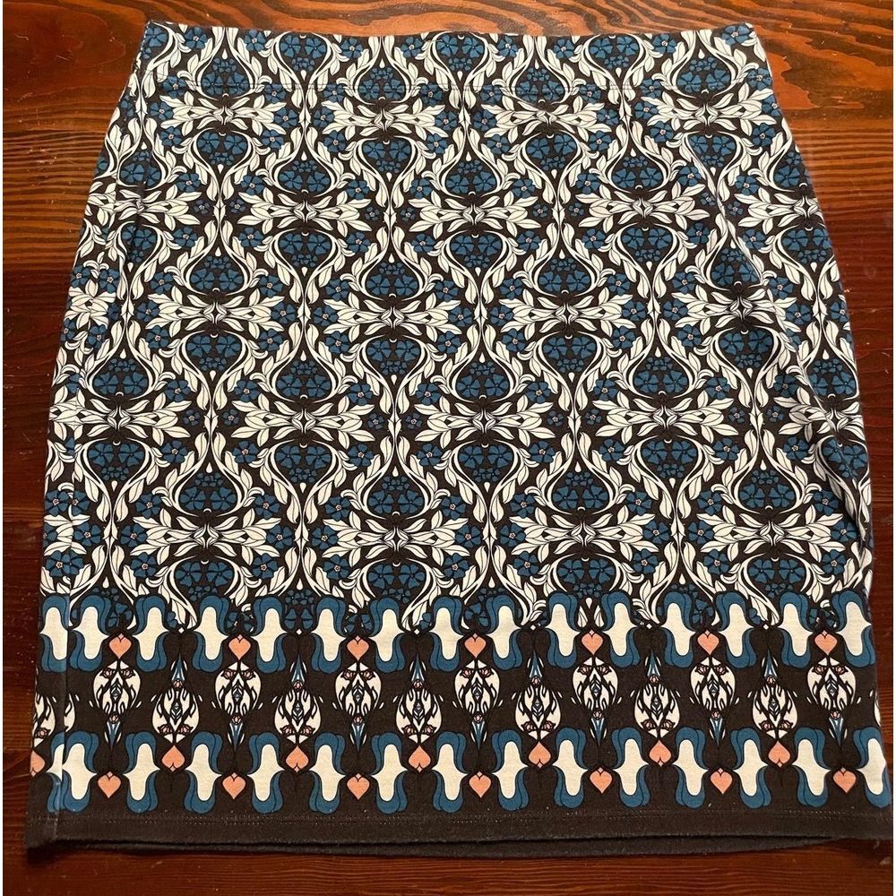 Sophie Max Skirt Size Large‎